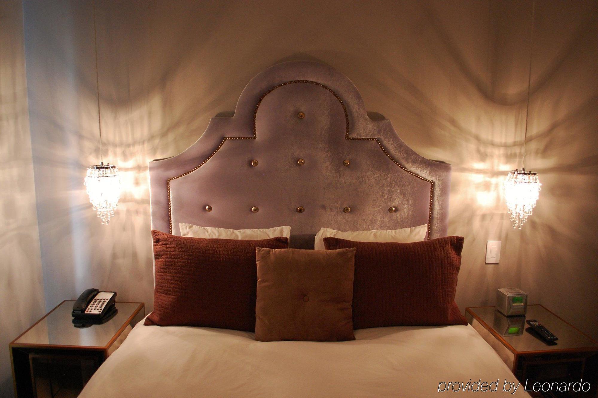The Crescent Powered By Sonder Hotel